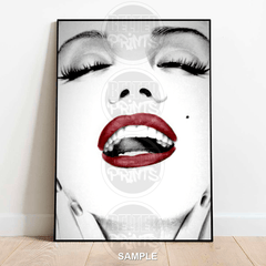 Marilyn Monroe sensual close-up