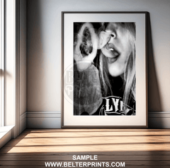 poster-smoke-ring-elegance-woman-black-white-wall-art-print